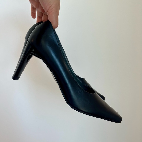 OFFICE SIREN HEELS|VINTAGE PUMPS|RANGONI FIRENZE ITALIAN SQUARE TOE BLACK PUMPS - Picture 4 of 4